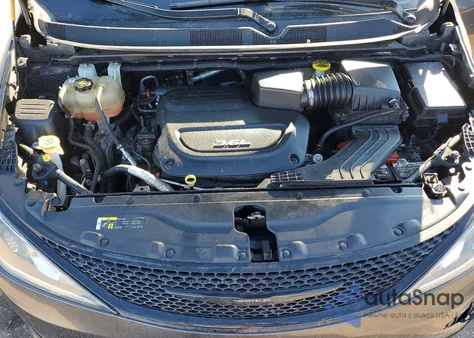 2018 Chrysler Pacifica Touring Plus z USA, uszkodzony, nr VIN 2C4RC1FG0JR194108